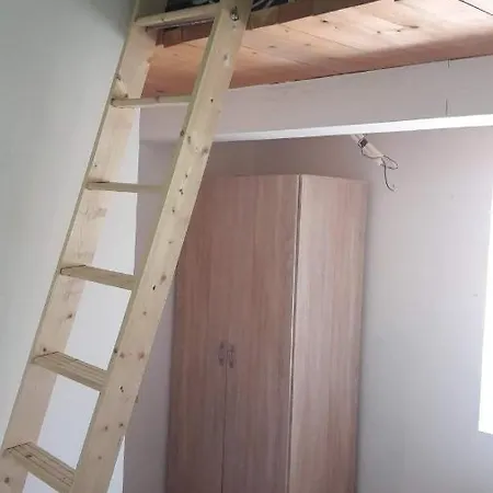 In The Apartment-center Appartamento